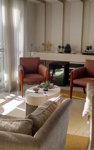 Apartamento à venda com 397m², 4 quartos e 6 vagas Apartamento à venda com 397m², 4 quartos e 6 vagasSala