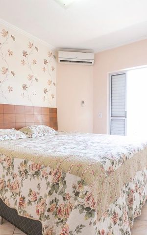Casa à venda com 178m², 3 quartos e 3 vagasSuíte