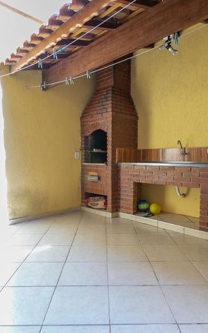 Casa à venda com 178m², 3 quartos e 3 vagasChurrasqueira