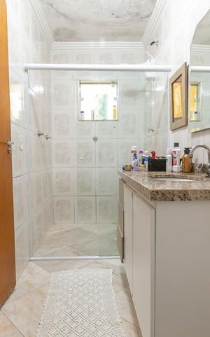 Casa à venda com 178m², 3 quartos e 3 vagasBanheiro da Suíte