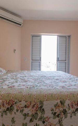 Casa à venda com 178m², 3 quartos e 3 vagasSuíte