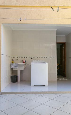 Casa à venda com 178m², 3 quartos e 3 vagasLavanderia