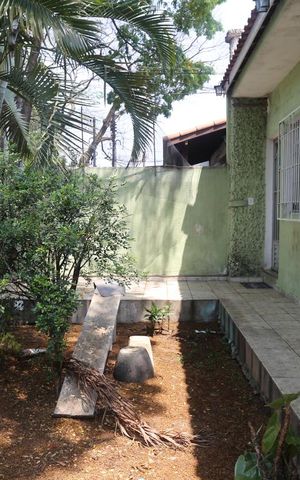 Casa à venda com 180m², 5 quartos e 2 vagasJardim e Fachda