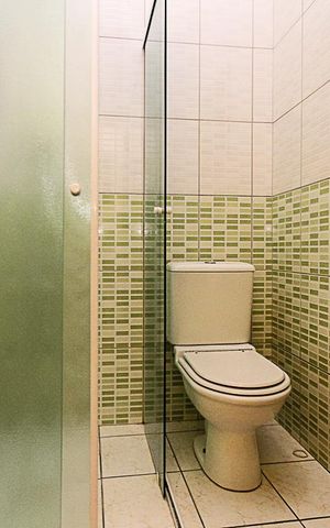 Casa à venda com 320m², 3 quartos e 2 vagas Casa à venda com 320m², 3 quartos e 2 vagasBanheiro