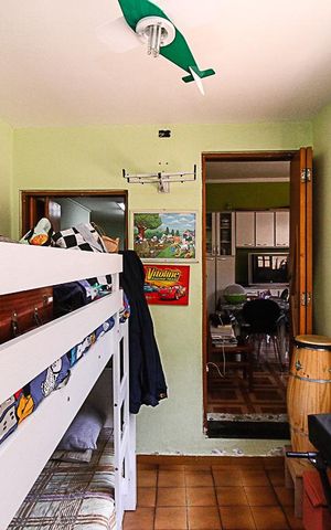 Casa à venda com 320m², 3 quartos e 2 vagas Casa à venda com 320m², 3 quartos e 2 vagasQuarto 02