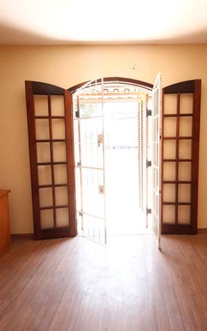 Casa à venda com 150m², 3 quartos e 2 vagas Casa à venda com 150m², 3 quartos e 2 vagasQuarto