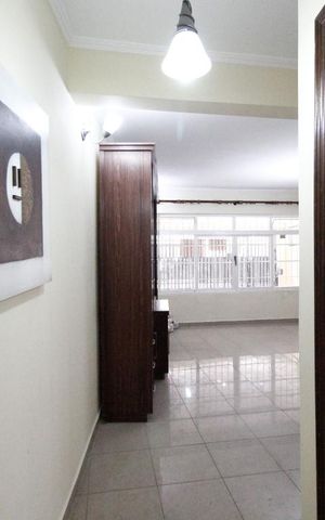 Casa à venda com 150m², 3 quartos e 2 vagas Casa à venda com 150m², 3 quartos e 2 vagasCorredor