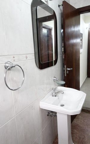 Casa à venda com 150m², 3 quartos e 2 vagas Casa à venda com 150m², 3 quartos e 2 vagasBanheiro