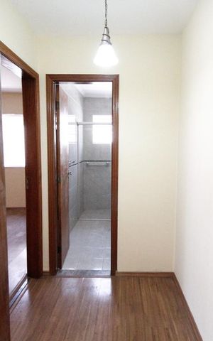 Casa à venda com 150m², 3 quartos e 2 vagas Casa à venda com 150m², 3 quartos e 2 vagasCorredor