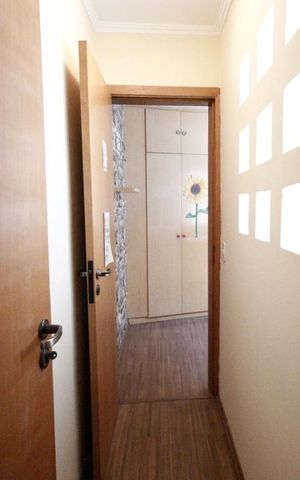 Casa à venda com 150m², 3 quartos e 2 vagas Casa à venda com 150m², 3 quartos e 2 vagasCorredor