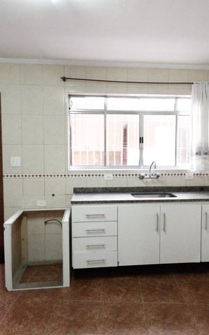 Casa à venda com 150m², 3 quartos e 2 vagas Casa à venda com 150m², 3 quartos e 2 vagasCozinha