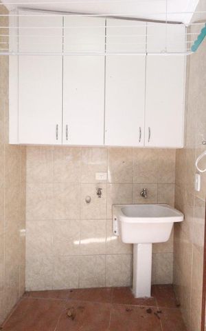 Casa à venda com 150m², 3 quartos e 2 vagas Casa à venda com 150m², 3 quartos e 2 vagasLavanderia