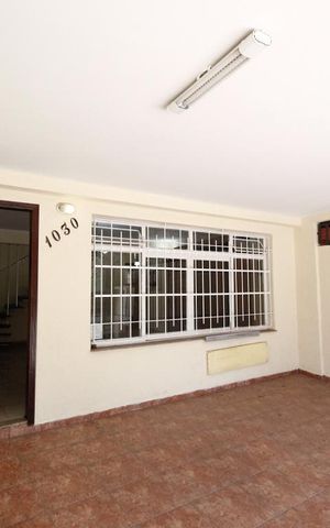 Casa à venda com 150m², 3 quartos e 2 vagas Casa à venda com 150m², 3 quartos e 2 vagasGaragem