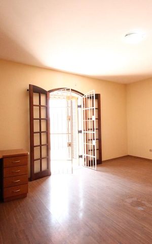 Casa à venda com 150m², 3 quartos e 2 vagas Casa à venda com 150m², 3 quartos e 2 vagasQuarto