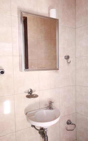 Casa à venda com 150m², 3 quartos e 2 vagas Casa à venda com 150m², 3 quartos e 2 vagasLavabo