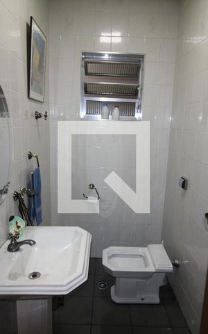 Casa à venda com 160m², 3 quartos e 2 vagasLavabo