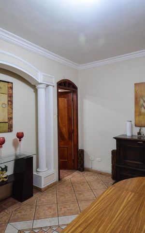 Casa à venda com 200m², 4 quartos e sem vagaSala