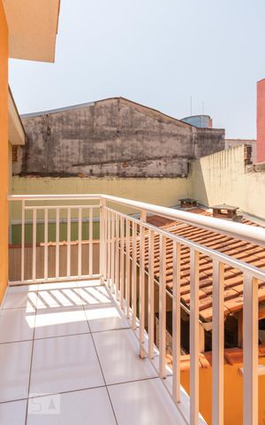 Casa à venda com 240m², 3 quartos e sem vaga Casa à venda com 240m², 3 quartos e sem vagaSacada quarto 3