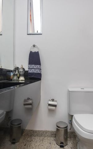 Casa à venda com 360m², 3 quartos e 2 vagas Casa à venda com 360m², 3 quartos e 2 vagasLavabo