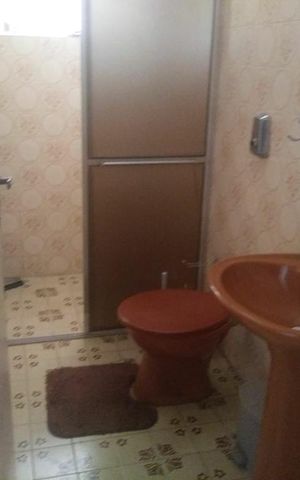 Casa à venda com 128m², 3 quartos e 3 vagas Casa à venda com 128m², 3 quartos e 3 vagasBanheiro 2