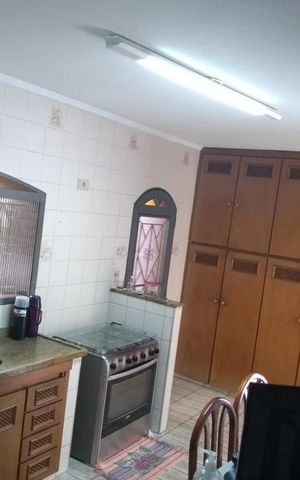 Casa à venda com 400m², 3 quartos e 5 vagas Casa à venda com 400m², 3 quartos e 5 vagasCozinha
