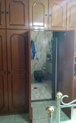 Casa à venda com 400m², 3 quartos e 5 vagas Casa à venda com 400m², 3 quartos e 5 vagasDormitório 1