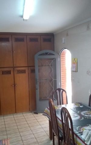 Casa à venda com 400m², 3 quartos e 5 vagas Casa à venda com 400m², 3 quartos e 5 vagasCozinha