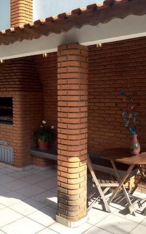 Casa à venda com 400m², 3 quartos e 5 vagas Casa à venda com 400m², 3 quartos e 5 vagasChurrasqueira