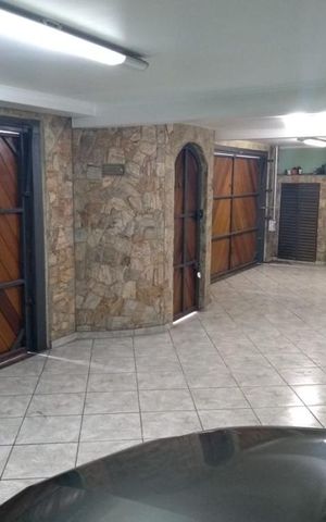 Casa à venda com 400m², 3 quartos e 5 vagas Casa à venda com 400m², 3 quartos e 5 vagasGaragem