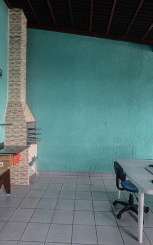 Casa à venda com 109m², 3 quartos e 1 vagaÁrea de Serviço 2