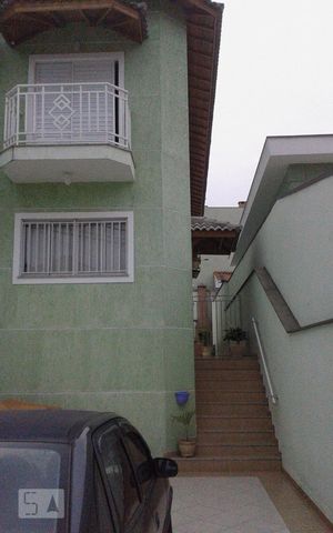 Casa à venda com 120m², 3 quartos e 4 vagas Casa à venda com 120m², 3 quartos e 4 vagasGaragem