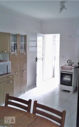 Casa à venda com 120m², 3 quartos e 4 vagas Casa à venda com 120m², 3 quartos e 4 vagasCozinha