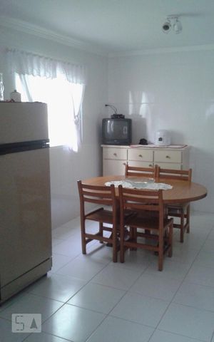 Casa à venda com 120m², 3 quartos e 4 vagas Casa à venda com 120m², 3 quartos e 4 vagasCozinha