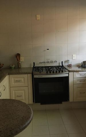 Casa à venda com 460m², 2 quartos e 3 vagas Casa à venda com 460m², 2 quartos e 3 vagasCozinha'