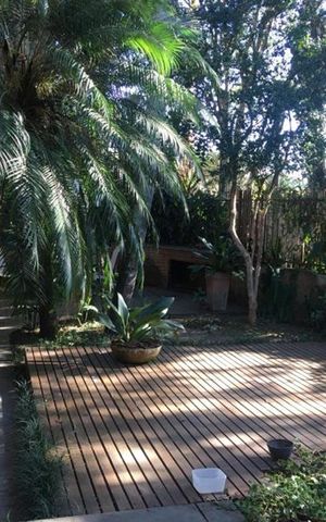Casa à venda com 460m², 2 quartos e 3 vagas Casa à venda com 460m², 2 quartos e 3 vagasQuintal