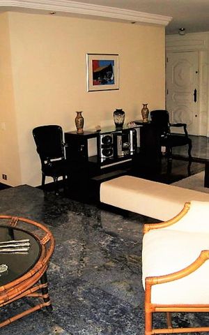 Apartamento à venda com 230m², 4 quartos e 3 vagas Apartamento à venda com 230m², 4 quartos e 3 vagasSala