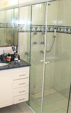Apartamento à venda com 230m², 4 quartos e 3 vagas Apartamento à venda com 230m², 4 quartos e 3 vagasBanheiro 2