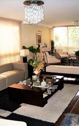 Apartamento à venda com 230m², 4 quartos e 3 vagas Apartamento à venda com 230m², 4 quartos e 3 vagasSala