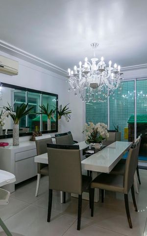 Casa de condomínio à venda com 380m², 3 quartos e 3 vagas1o. Andar - Sala