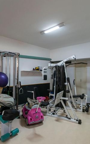 Casa de condomínio à venda com 380m², 3 quartos e 3 vagasSubsolo - Garagem