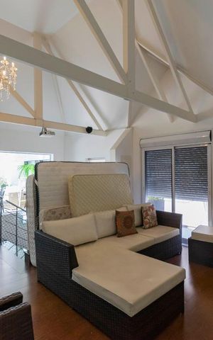 Casa de condomínio à venda com 380m², 3 quartos e 3 vagas3o. Andar - Sala