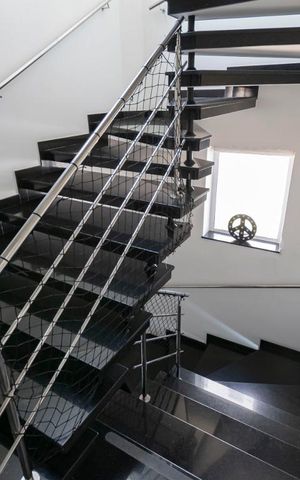 Casa de condomínio à venda com 380m², 3 quartos e 3 vagas2o. Andar - Escadas