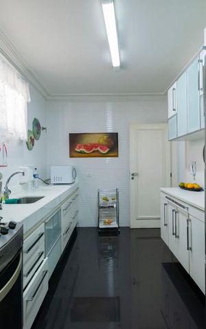 Casa de condomínio à venda com 380m², 3 quartos e 3 vagas1o. Andar - Cozinha