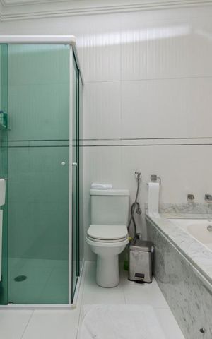 Casa de condomínio à venda com 380m², 3 quartos e 3 vagas2o. Andar - Suíte 3 - Banheiro