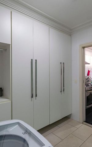 Casa de condomínio à venda com 380m², 3 quartos e 3 vagas1o. Andar - Área de serviço