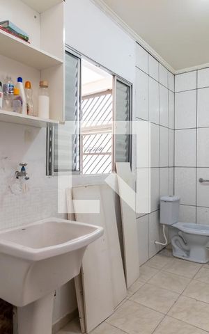 Casa à venda com 110m², 2 quartos e 2 vagasBanheiro e Área de Serviço