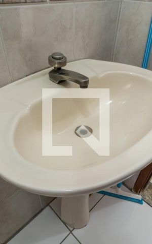 Casa à venda com 110m², 2 quartos e 2 vagasBanheiro