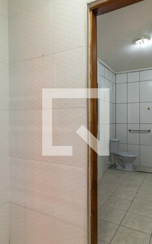 Casa à venda com 110m², 2 quartos e 2 vagasCorredor Externo