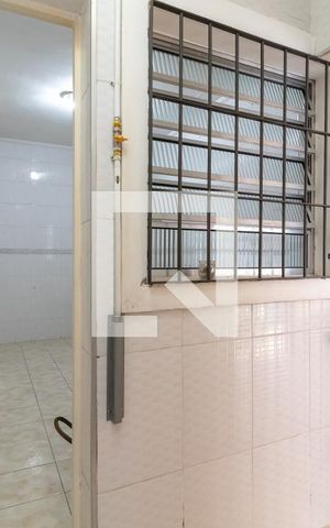Casa à venda com 110m², 2 quartos e 2 vagasCorredor Externo