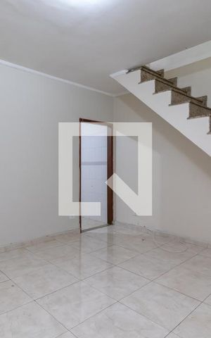 Casa à venda com 110m², 2 quartos e 2 vagasSala
